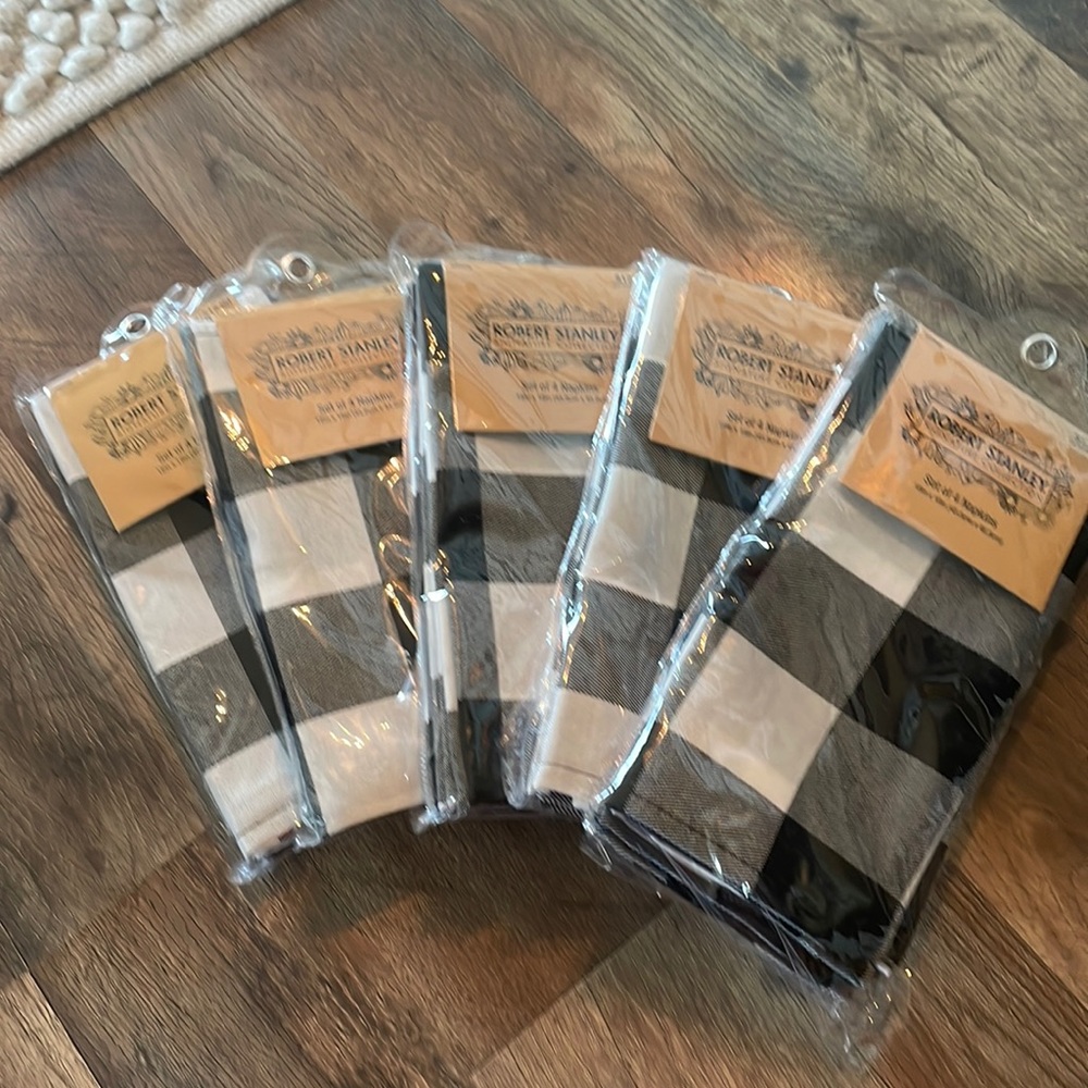 New 5-packages of (4 set napkins)
